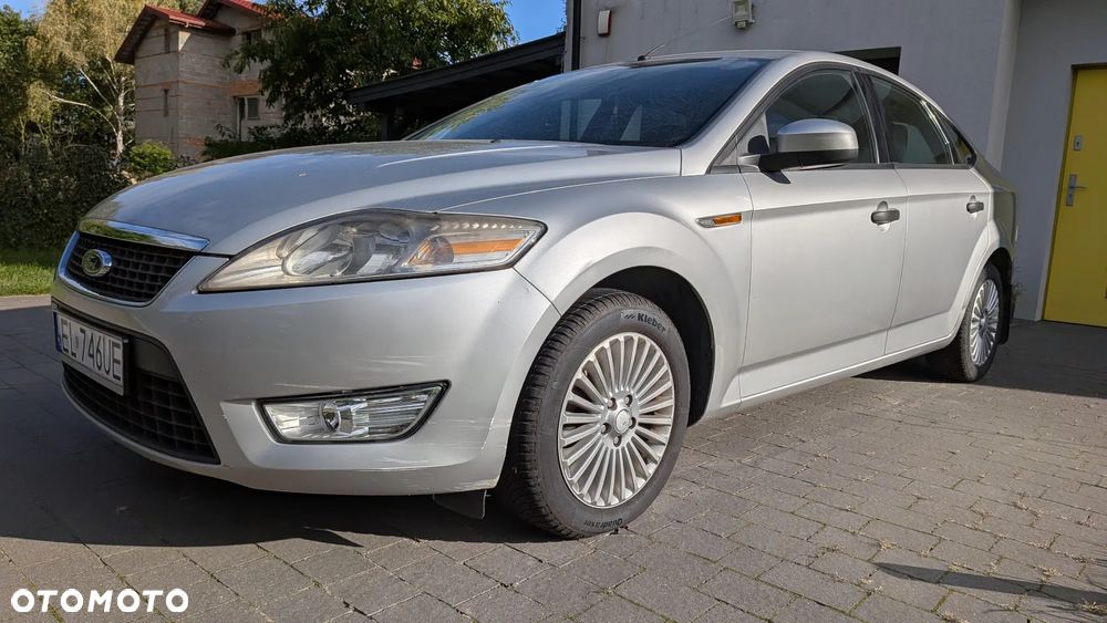 Ford Mondeo 1.6 Ambiente - 2
