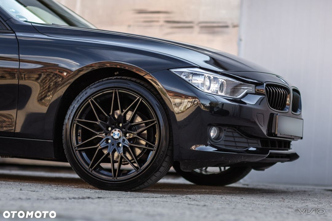 BMW Seria 3 318d DPF Touring Edition Sport - 9