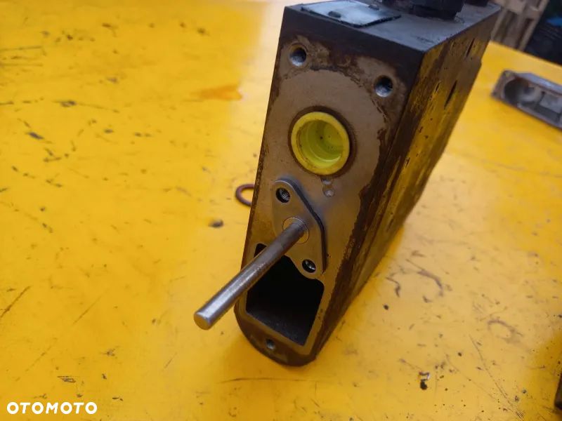 Sekcje hydrauliczne rozdzielacz Deutz Fahr Agrotron 7250 TTV - 14