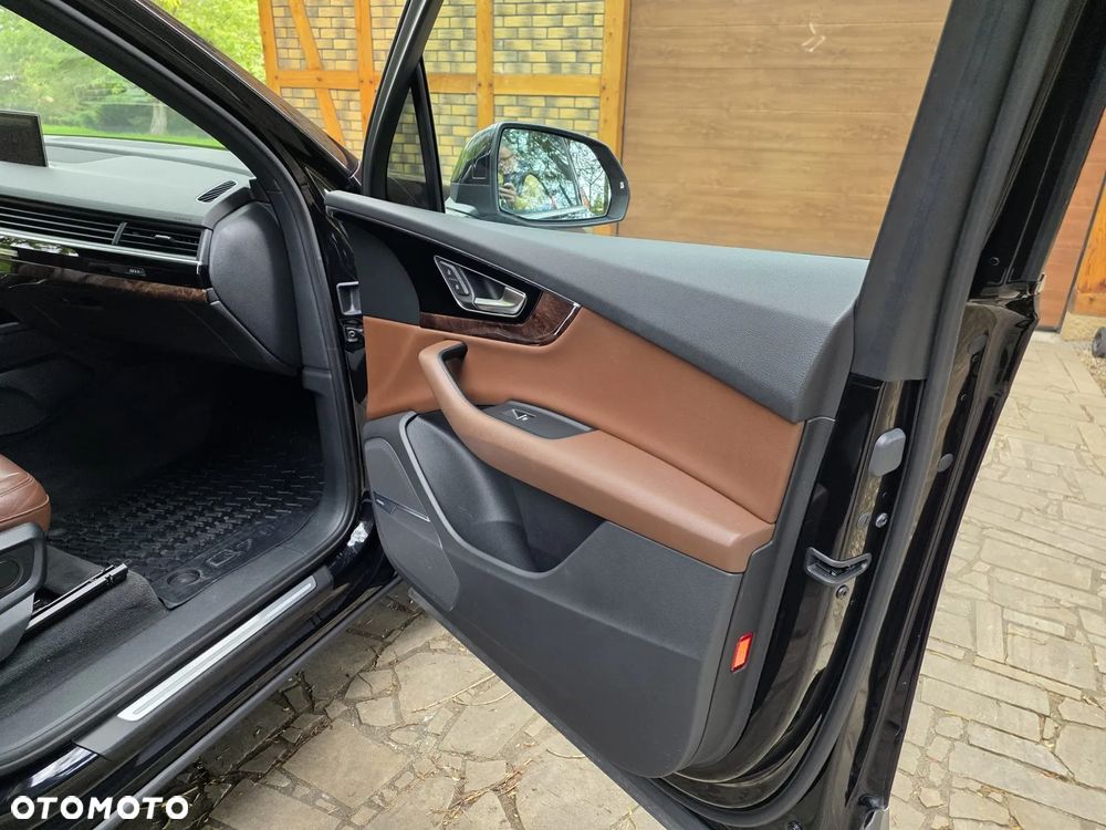 Audi Q7 3.0 TFSI Quattro Tiptronic - 32