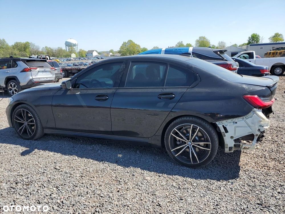BMW Seria 3 330i xDrive - 2