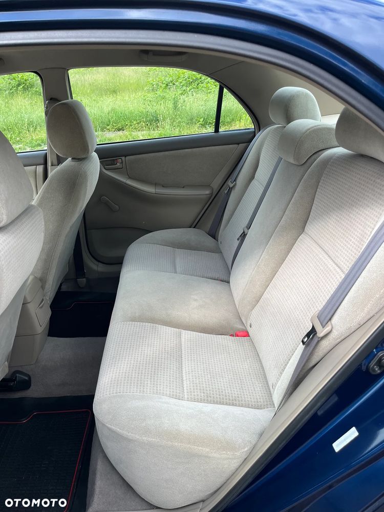 Toyota Corolla - 16