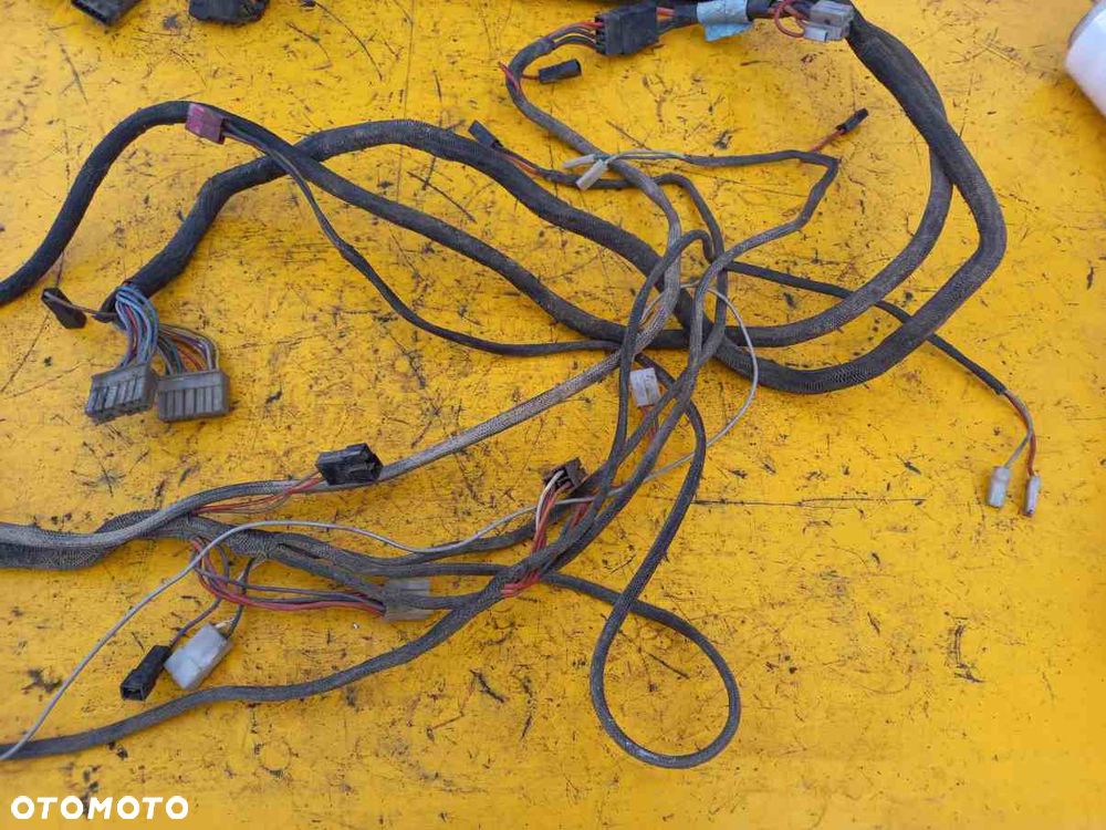 Wiązki elektryczne Massey Ferguson 8150 - 15