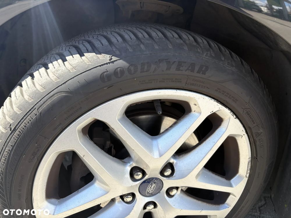 Ford Fusion - 4