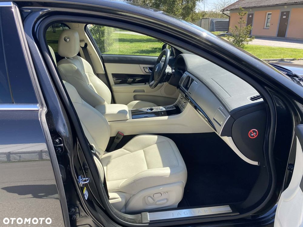 Jaguar XF - 9