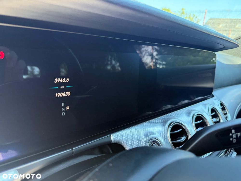 Mercedes-Benz Klasa E 220 d 4-Matic Business Edition 9G-TRONIC - 8