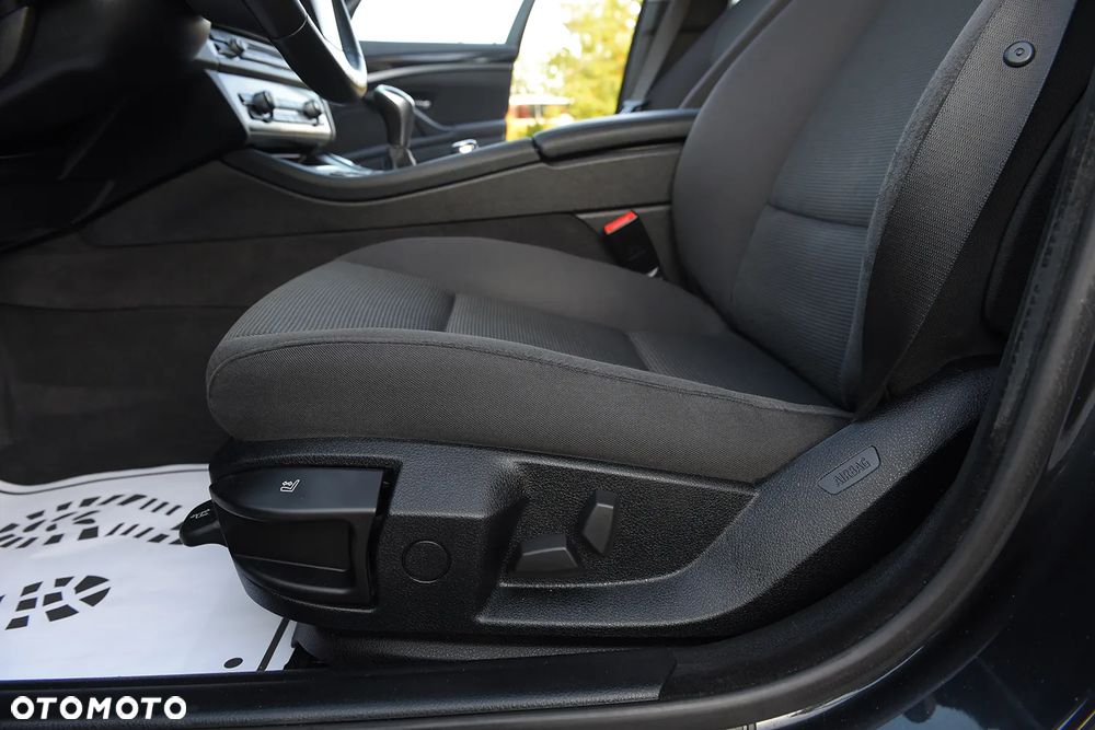 BMW Seria 5 520d - 27