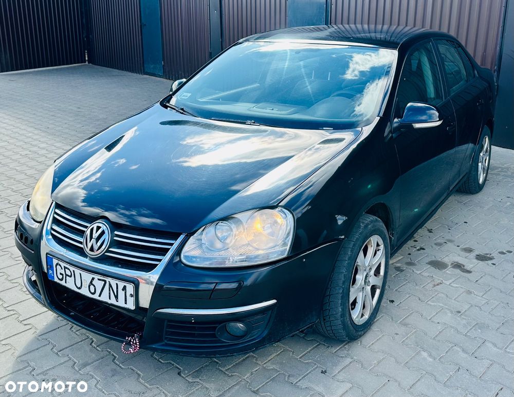 Volkswagen Jetta 1.9 TDI Comfortline - 1