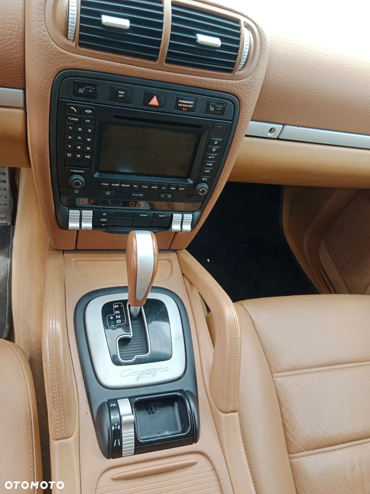 Porsche Cayenne Tiptronic S - 11