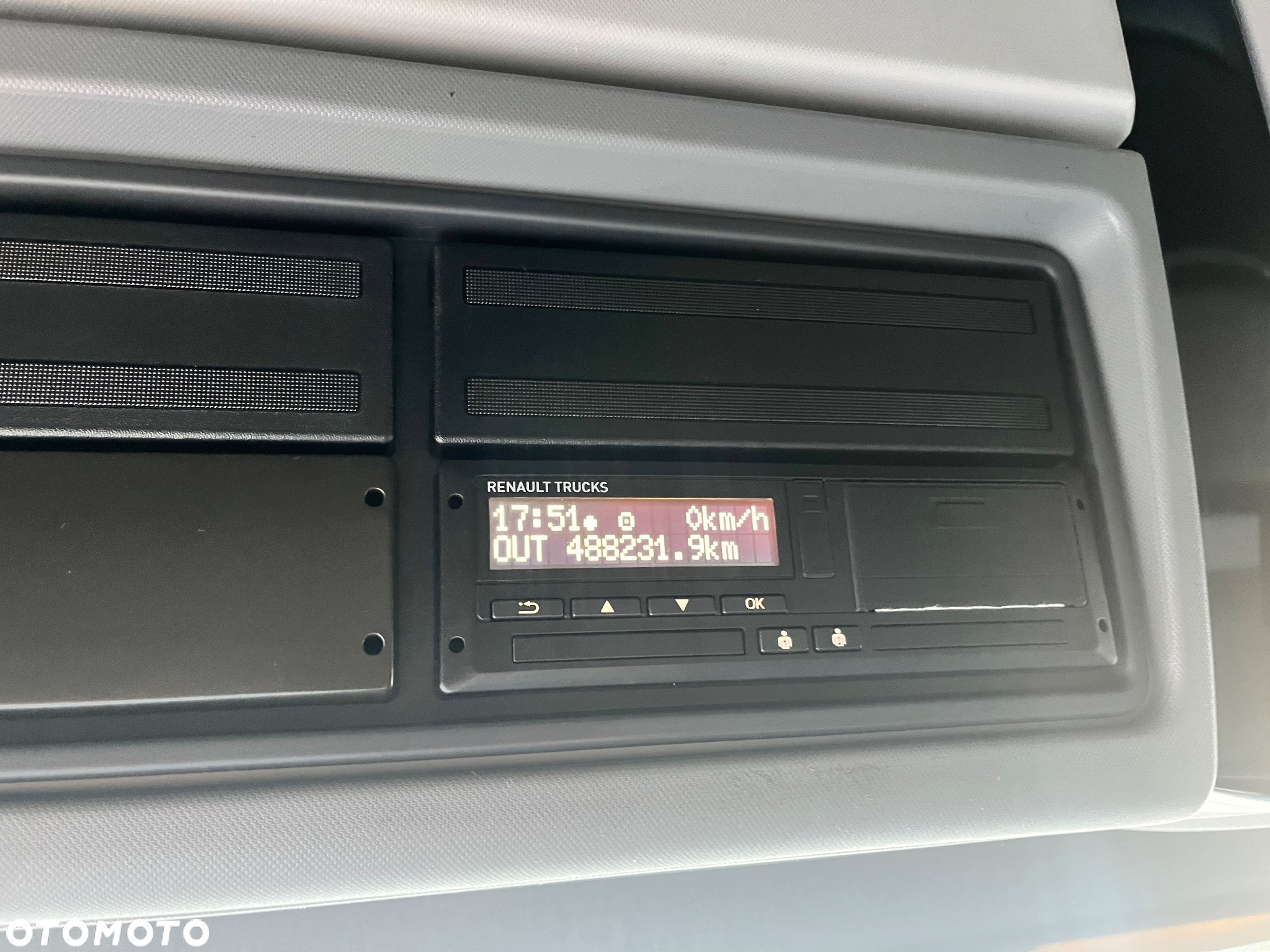 Renault T 520 / Sprowadzony / Klima postojowa / poduszki przód+tył / po złotym kontrakcie - 24