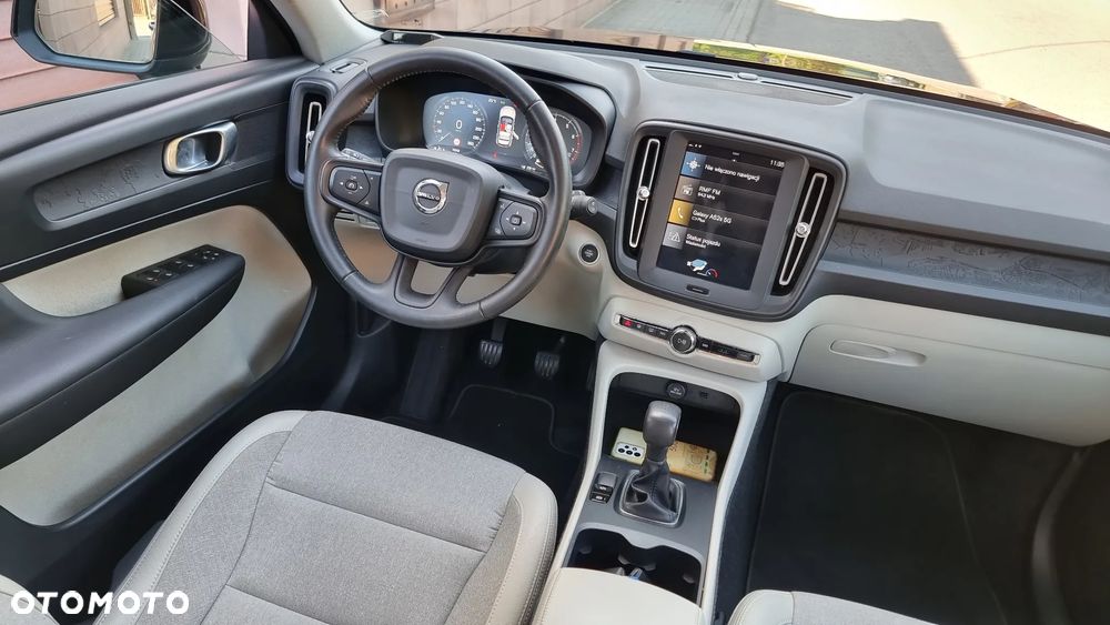 Volvo XC 40 T3 Momentum - 19
