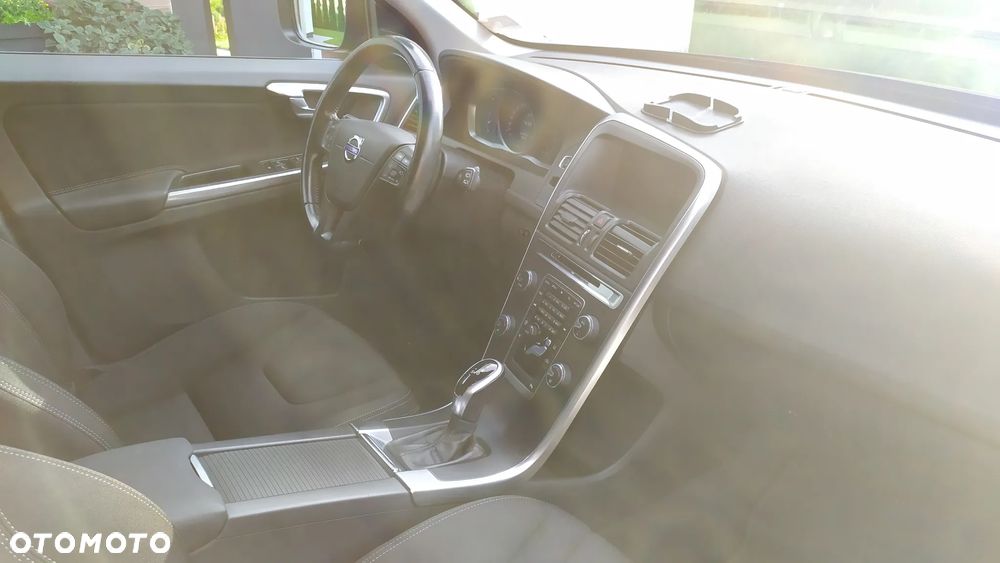 Volvo XC 60 D3 Geartronic Momentum - 8