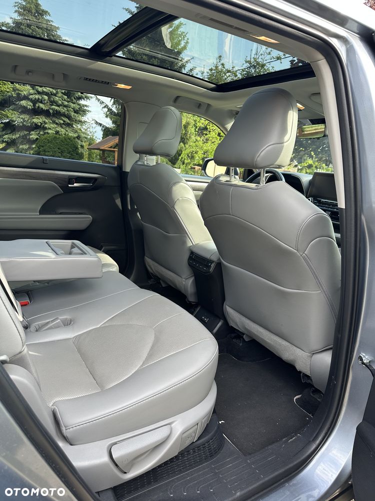 Toyota Highlander 2.5 Hybrid Executive - 23