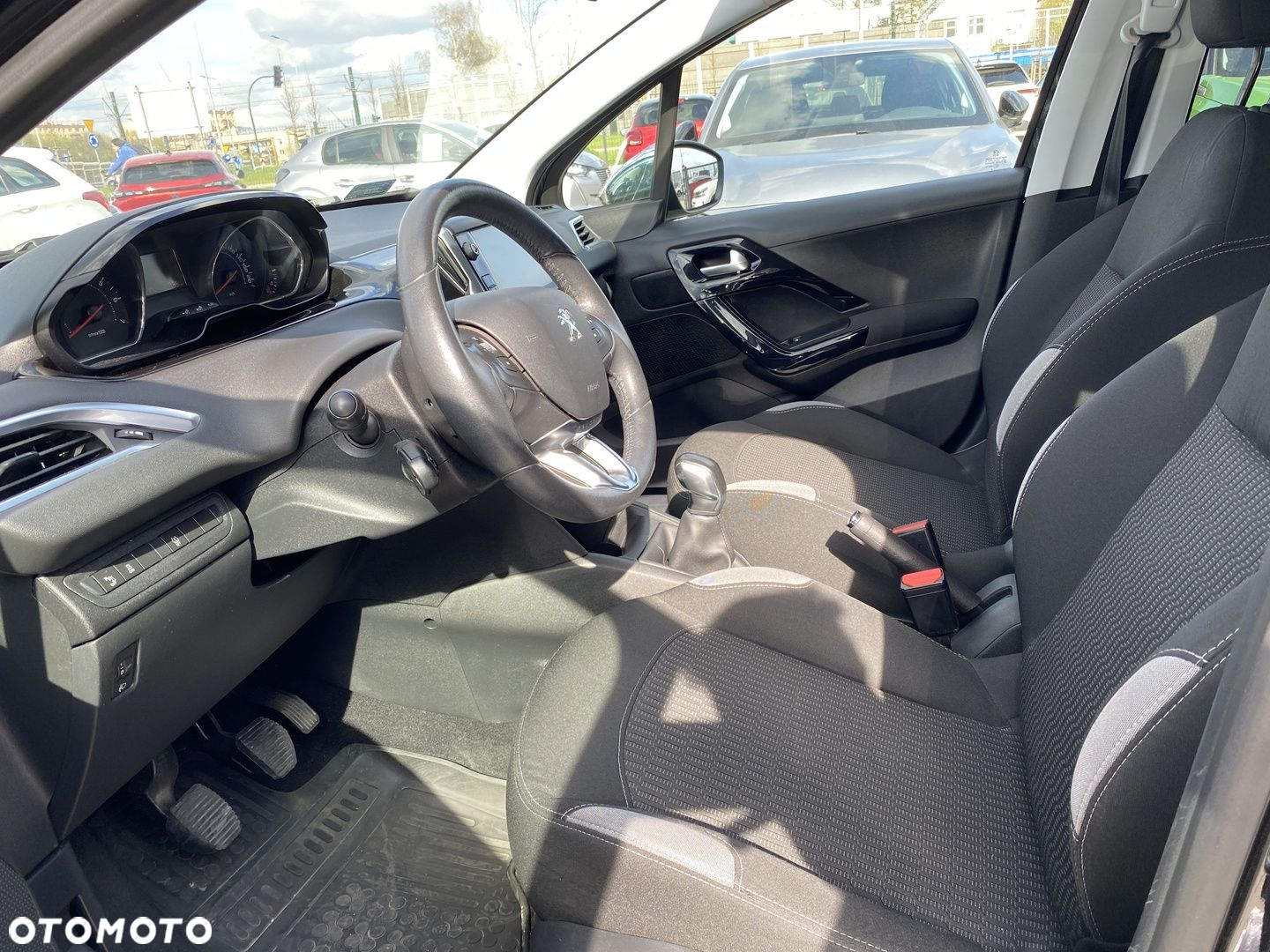 Peugeot 208 1.2 PureTech Allure - 9