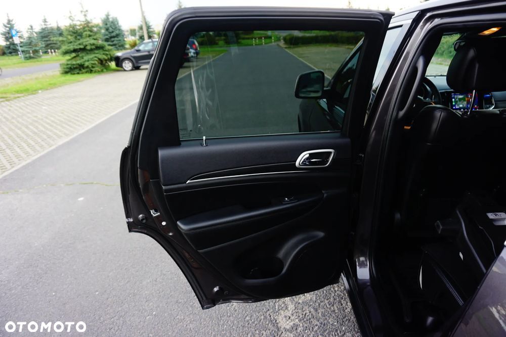 Jeep Grand Cherokee - 9
