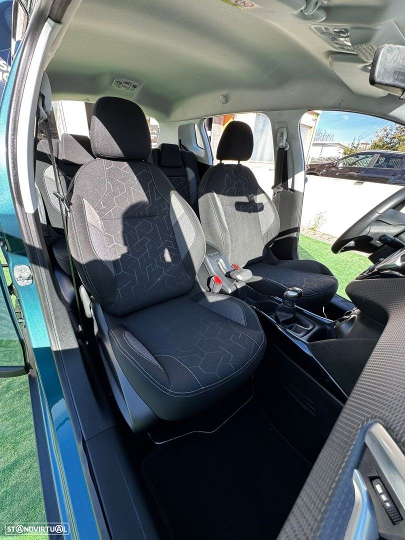 Peugeot 2008 1.2 PureTech Style - 15