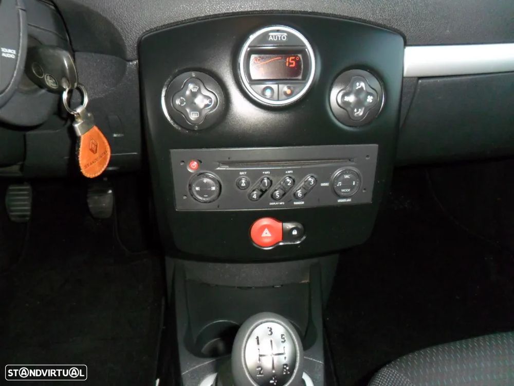 Renault Clio 1.2 16V Dynamique Luxe - 7