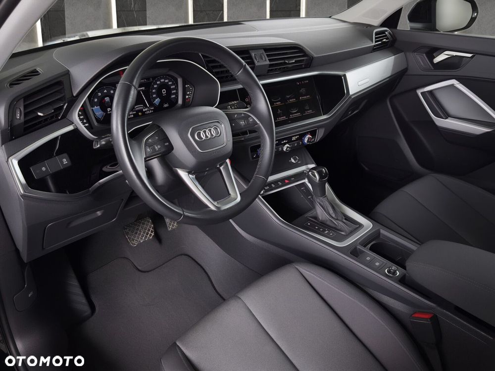 Audi Q3 Sportback - 11