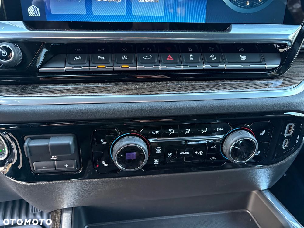 Chevrolet Silverado - 36