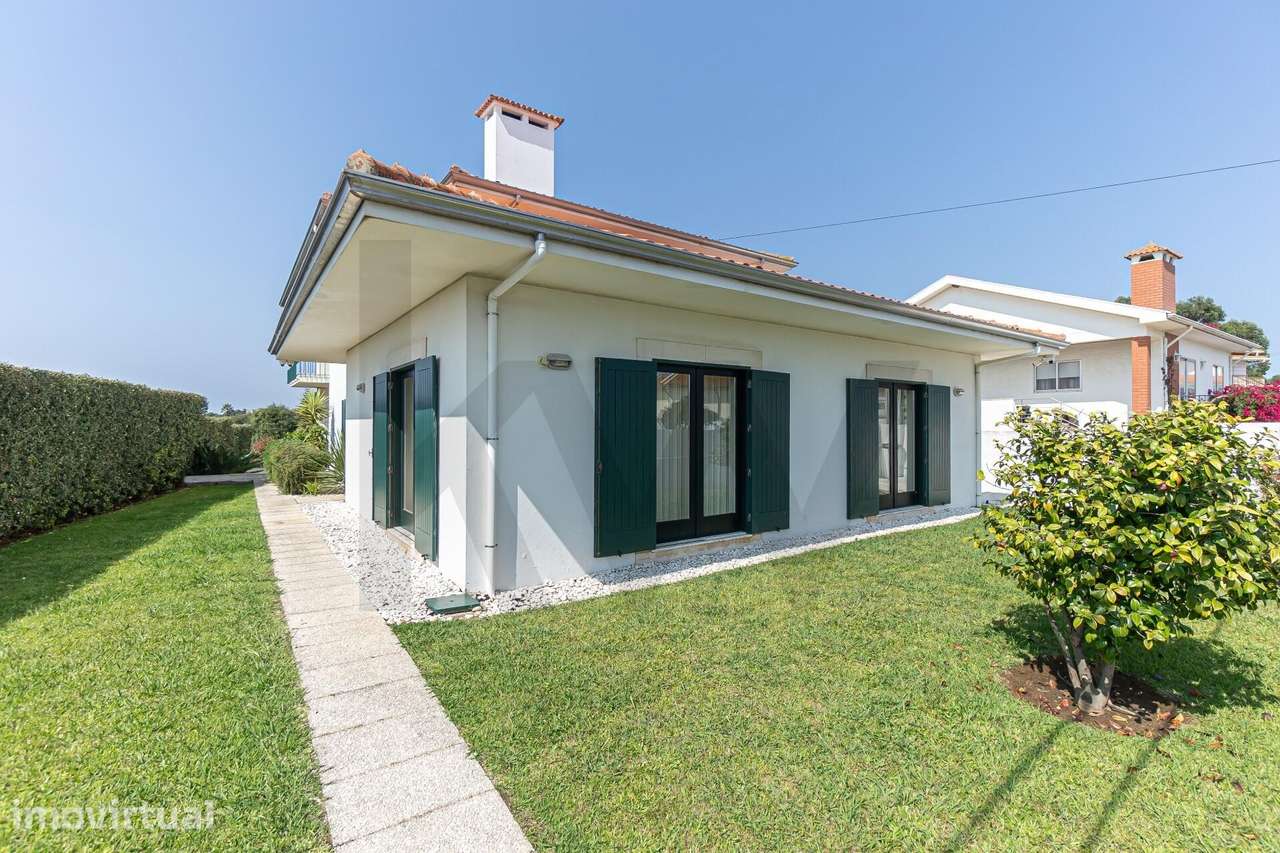 Moradia T4 Contemporânea com Piscina e Vistas de Mar a 300m da Praia – - Grande imagem: 3/60