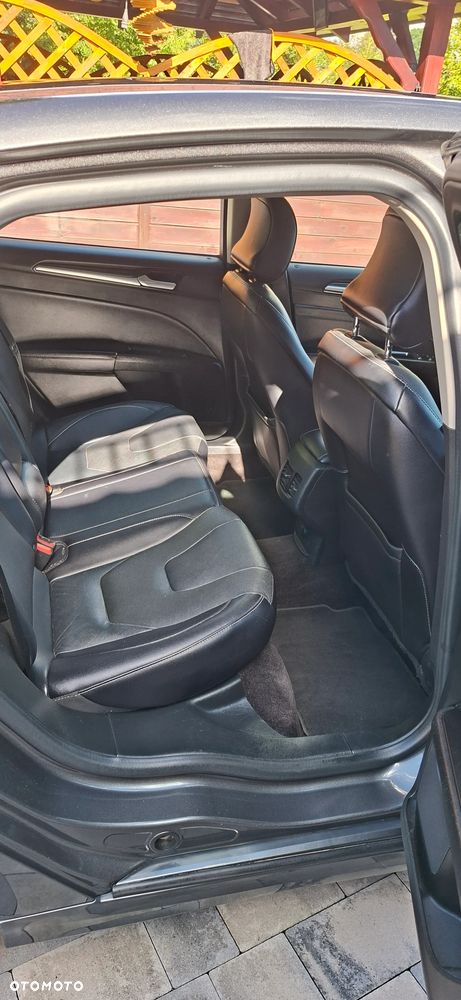 Ford Fusion - 12