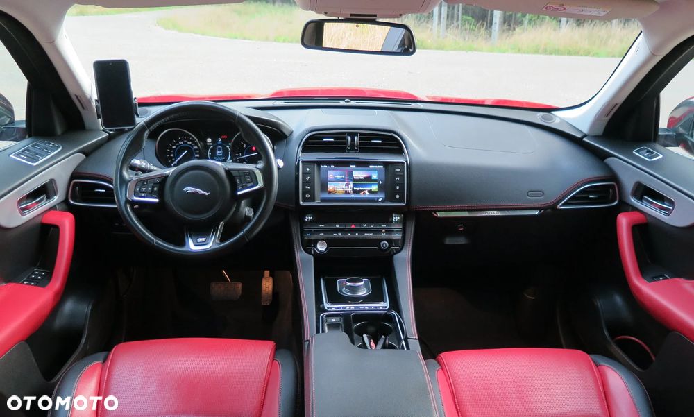 Jaguar F-Pace 30d AWD R-Sport - 19