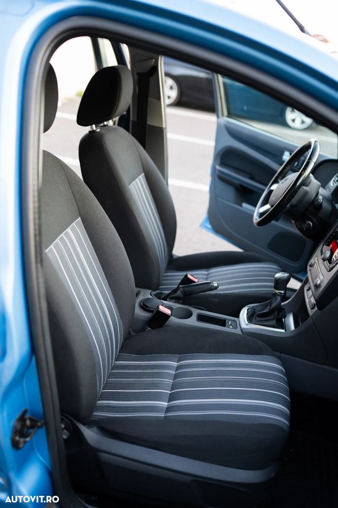 Ford Focus 1.6 16V Trend - 10