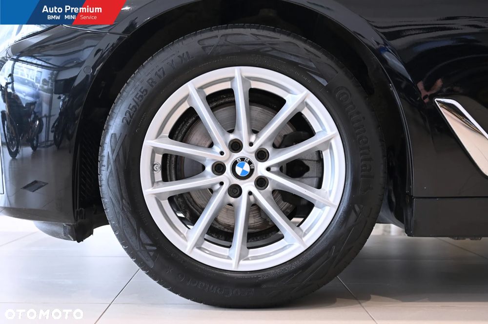 BMW Seria 5 518d - 23