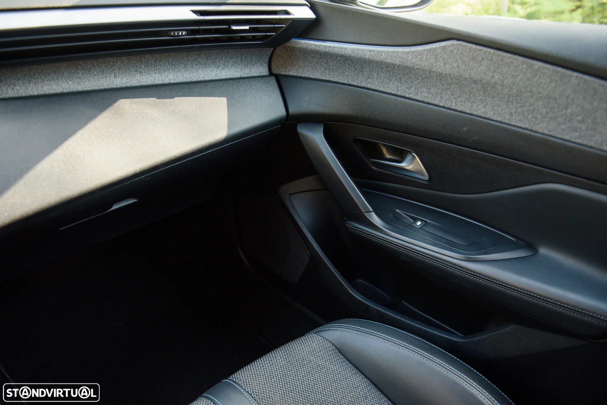 Peugeot 308 1.2 PureTech Allure Full LED - 38