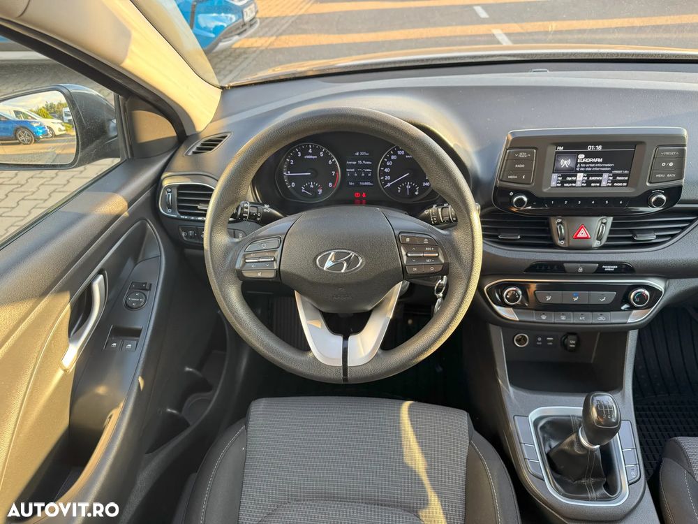 Hyundai i30 1.4 100CP 5DR M/T Classic+ - 12