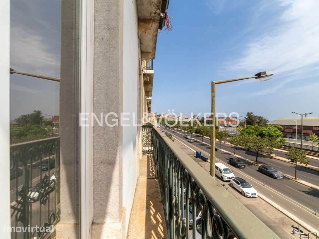Elegante T2 à beira-rio na Avenida 24 de Julho, em Lisboa - Grande imagem: 3/27