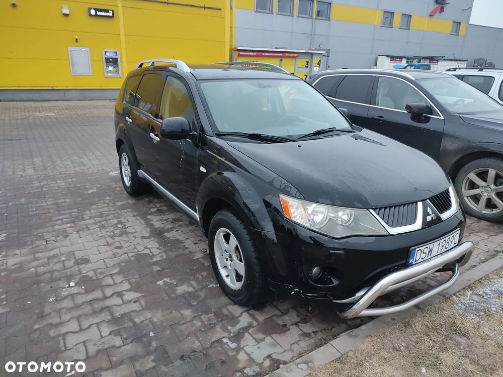 Mitsubishi Outlander 2.0 DID Instyle - 1