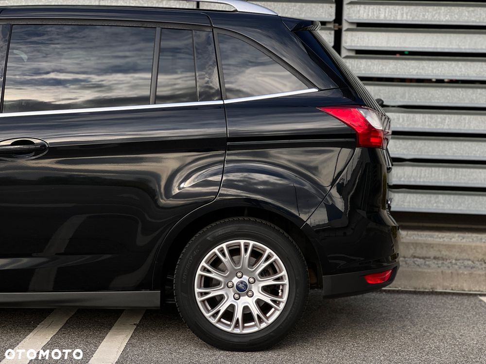 Ford Grand C-MAX - 36