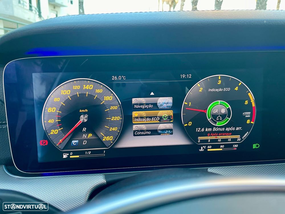 Mercedes-Benz E 220 d AMG Line - 35