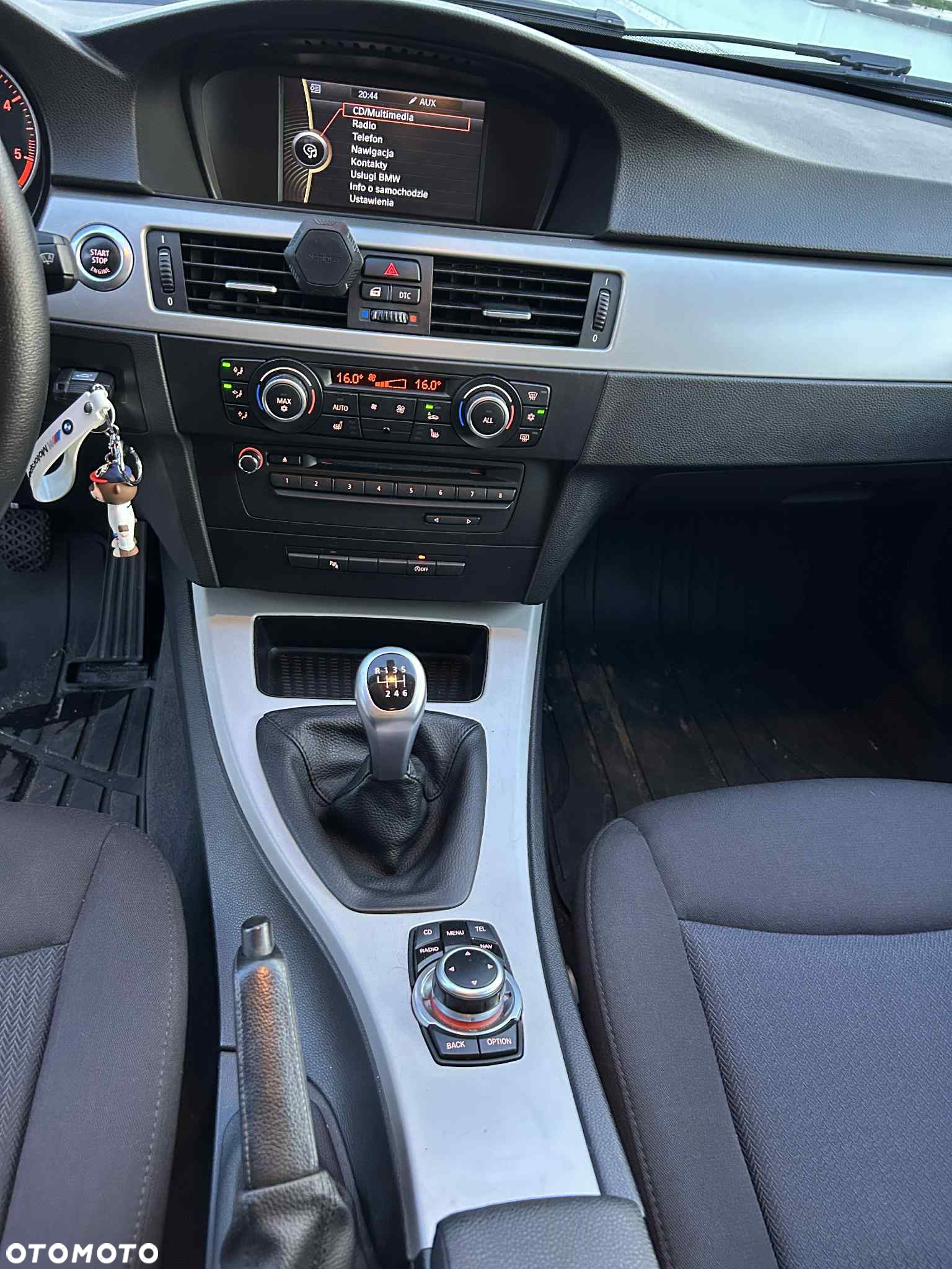 BMW Seria 3 318d DPF Touring - 15