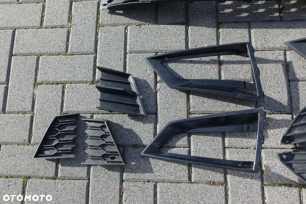 KRATKA ZDERZAKA LEWA PRAWA ŚRODKOWA FABIA II III LIFT IV RS - 5