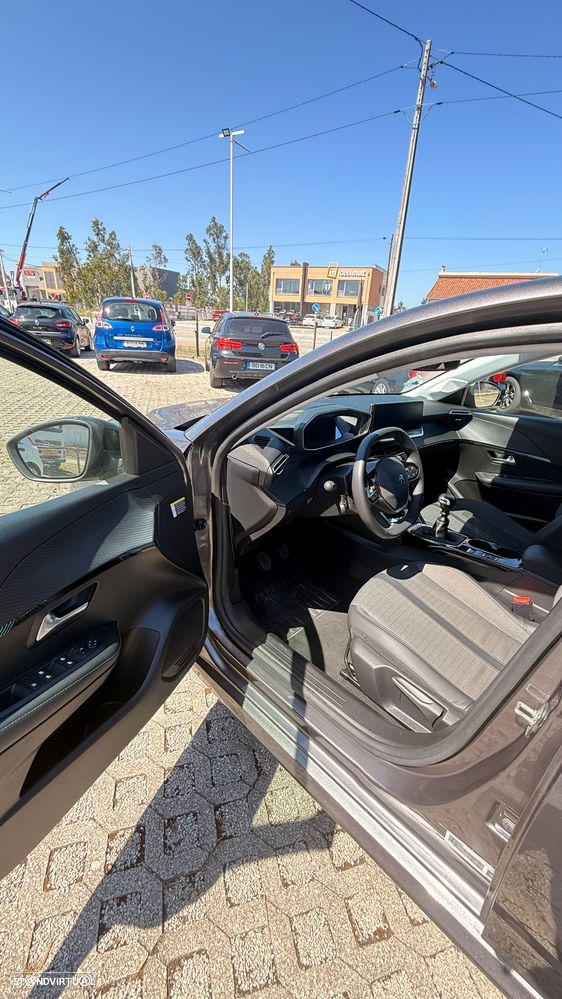Peugeot 208 - 9