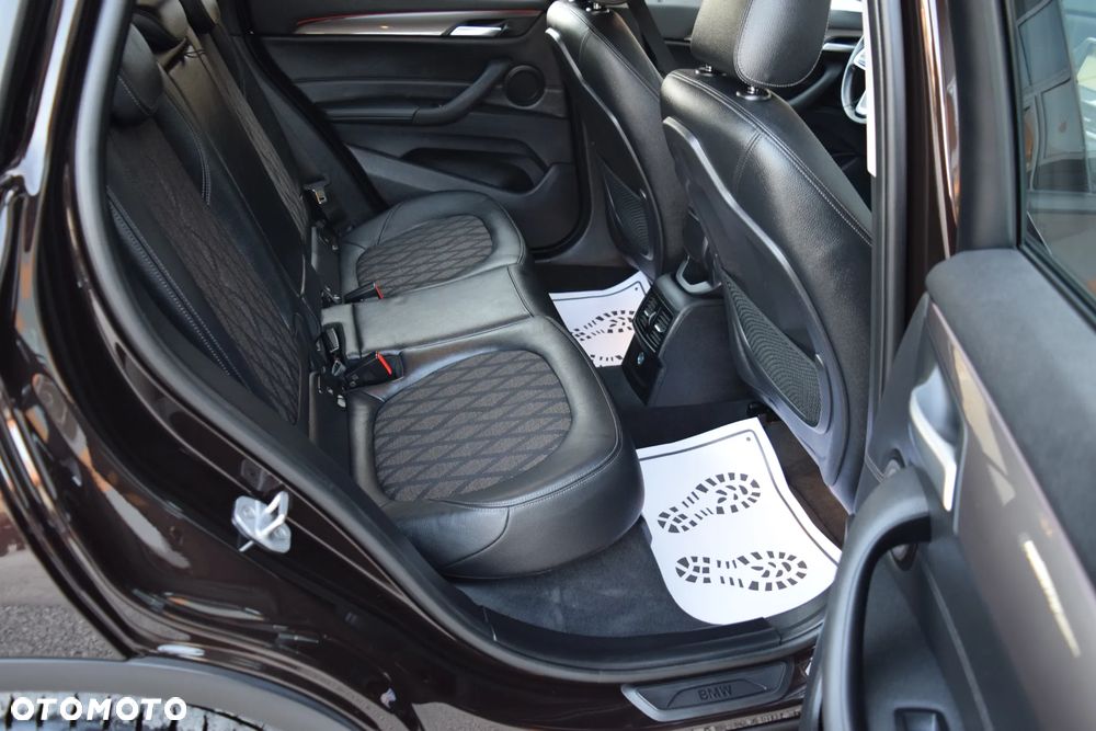 BMW X1 xDrive20d xLine - 36