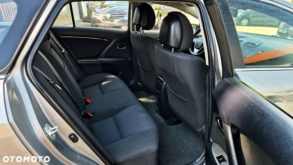 Toyota Avensis - 36