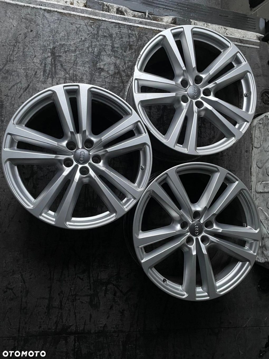 FELGA ALUMINIOWAA UDI Q7 SQ7 4M0 9x20 ET28 5x112 4M0601025CL - 1