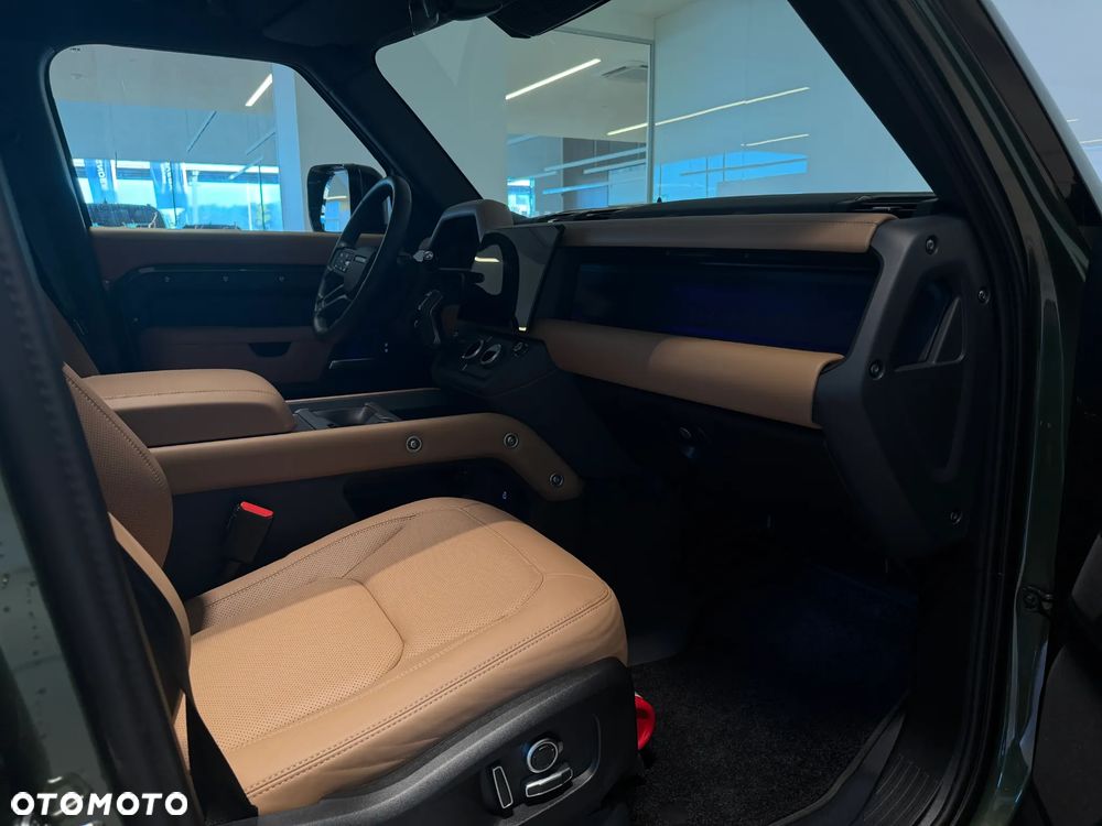 Land Rover Defender - 18