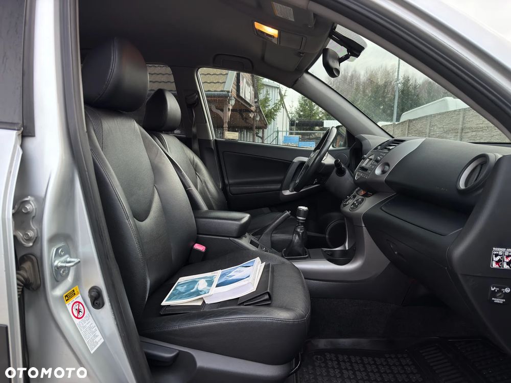 Toyota RAV4 2.2 D-4D Sol 180 - 19