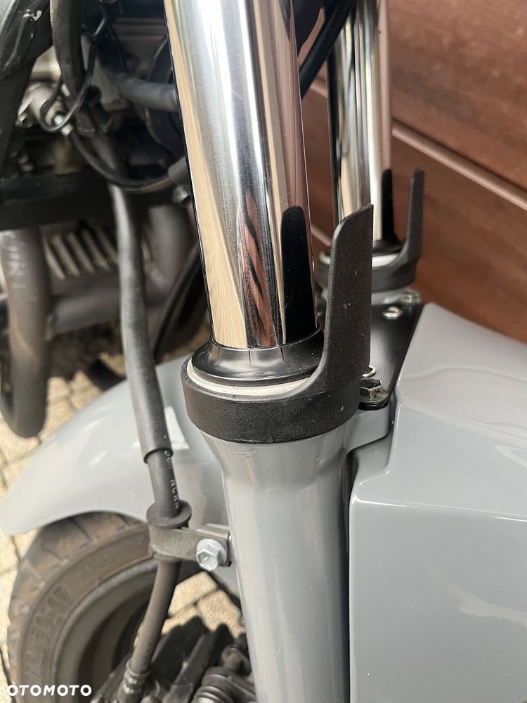 Suzuki GS - 10
