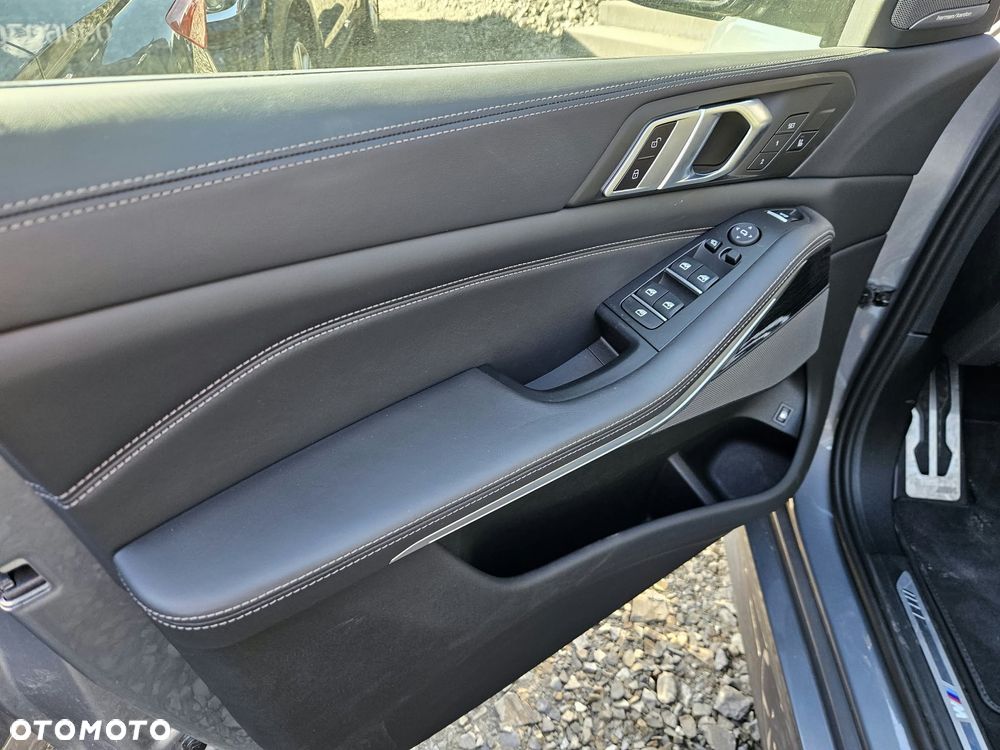 BMW X5 xDrive50e PHEV Individual Edition sport - 29