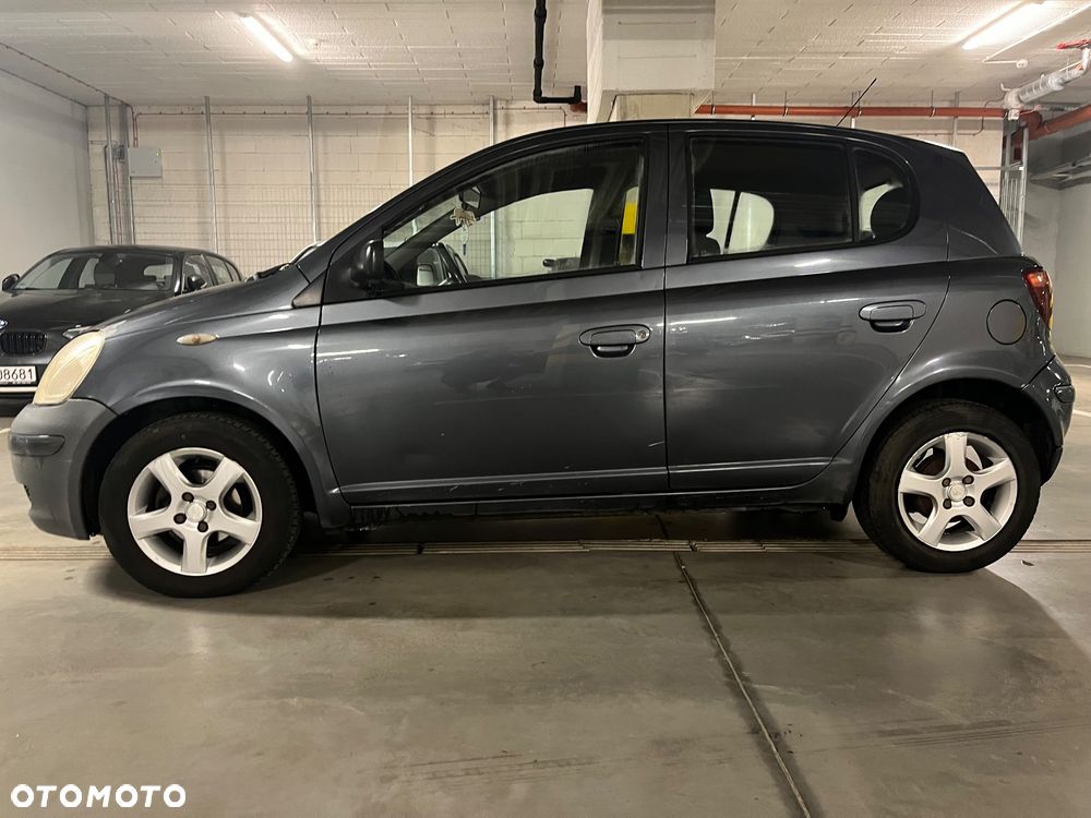 Toyota Yaris - 4