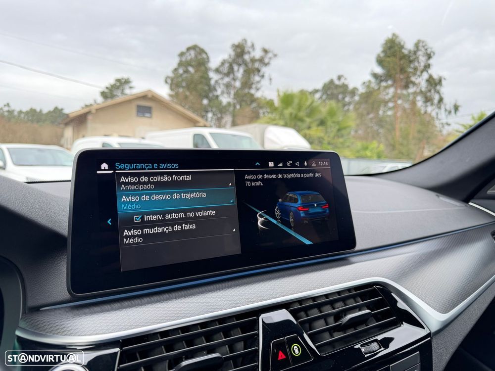 BMW 530 e Pack 50 anos M - 17