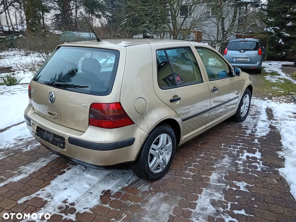 Volkswagen Golf - 12