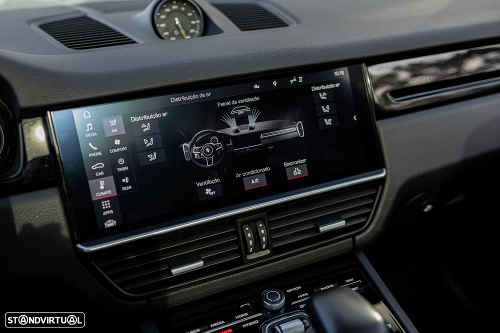 Porsche Cayenne Coupé E-Hybrid - 21