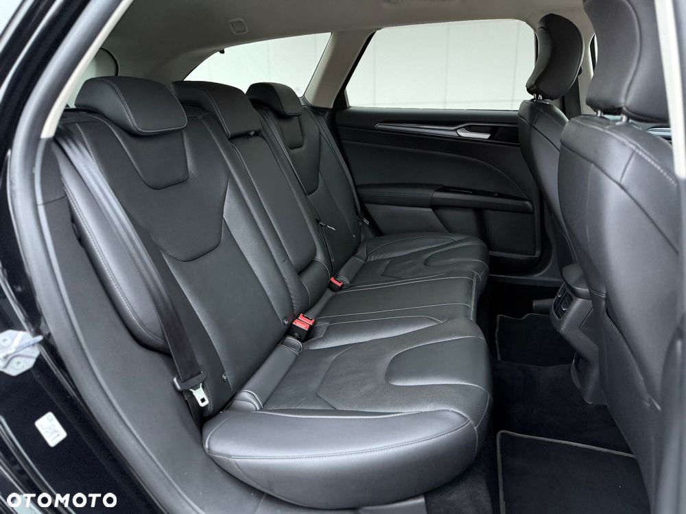 Ford Mondeo SW 2.0 Hybrid Titanium - 12