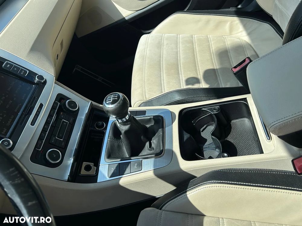 Volkswagen Passat - 24